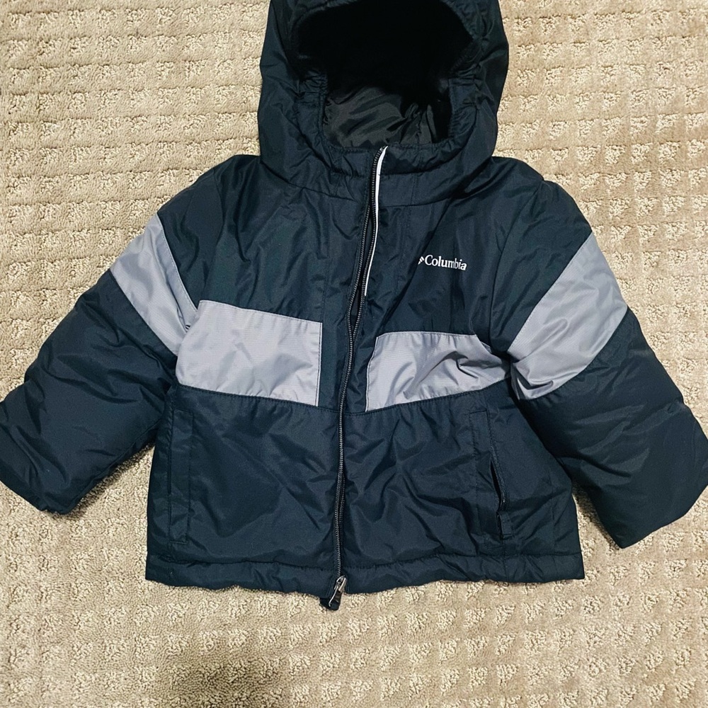 Columbia Kids' Black and Light Gray Puffer Jacket